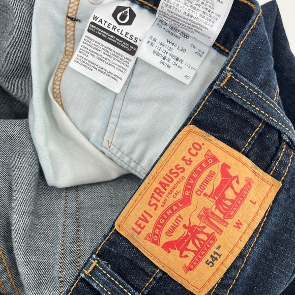 Levi's 541 Athletic Taper Jeans Dark Wash Blue Mens 44x30 - Picture 3 of 7